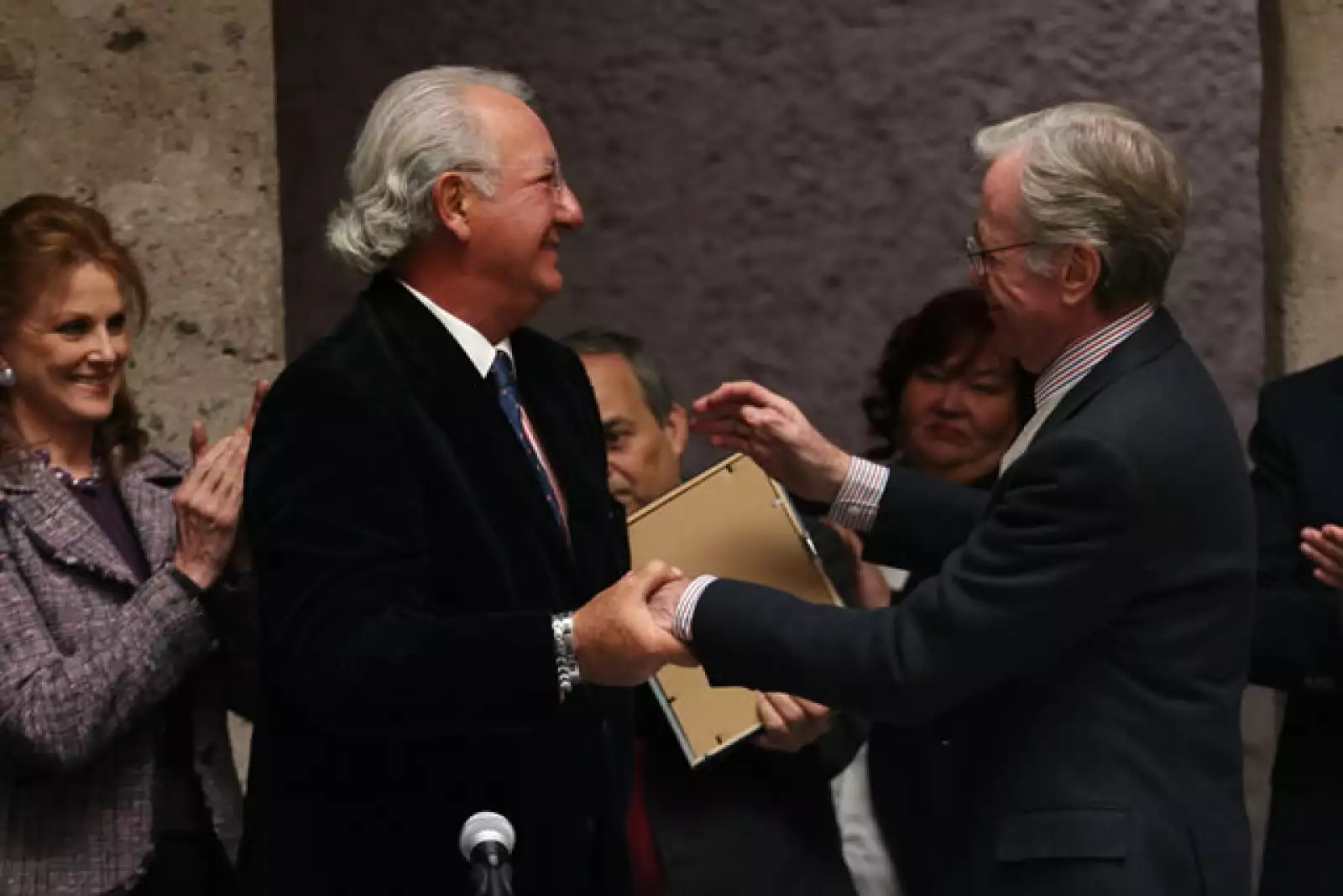 Homenaje a Jacobo Zabludovsky y Leon Davidoff.