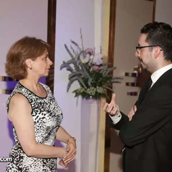 Lourdes Guevara,José Romano