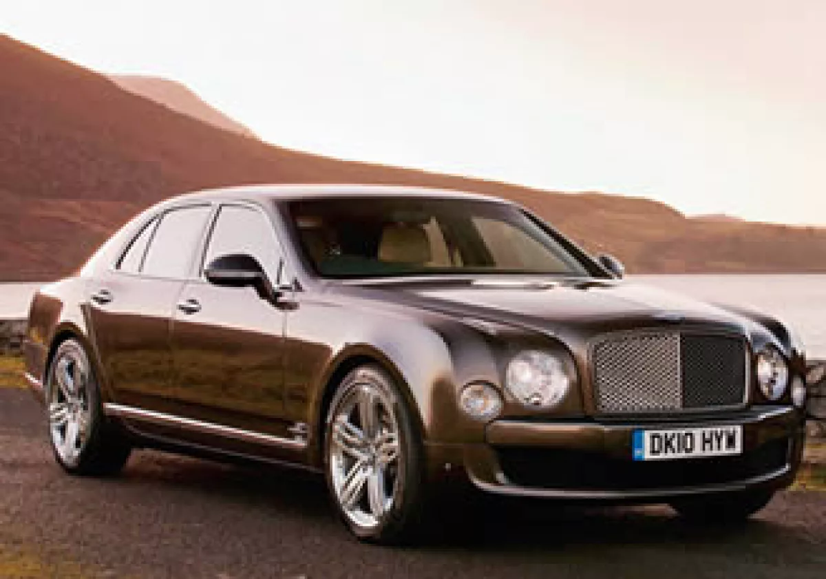 El proceso de manufactura del Mulsanne se realiza a mano, su interior se compone de maderas preciosas, piel, lana y metal. (Foto: Especial)