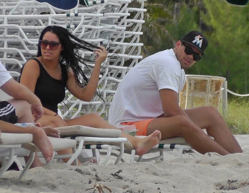 Kris Humphries lució muy relajado al lado de su supuesto nuevo amor.