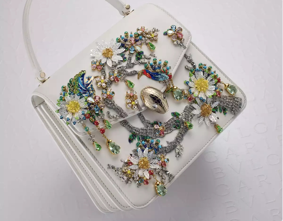 Bulgari anuncia a Mary Katrantzou como su nueva directora creativa de accesorios