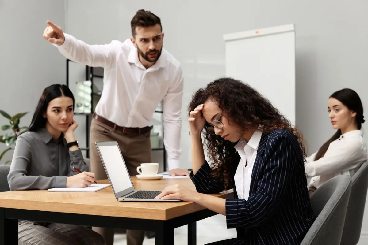 El poder del 'bully' termina cuando aprendes a levantarte de la mesa