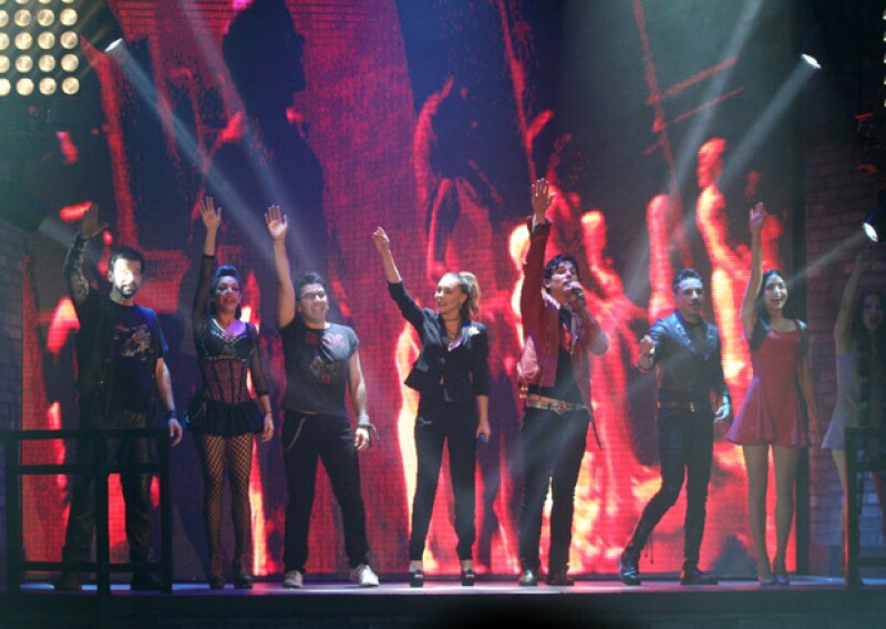 Vivimos siempre juntos fue el tema clímax del musical.