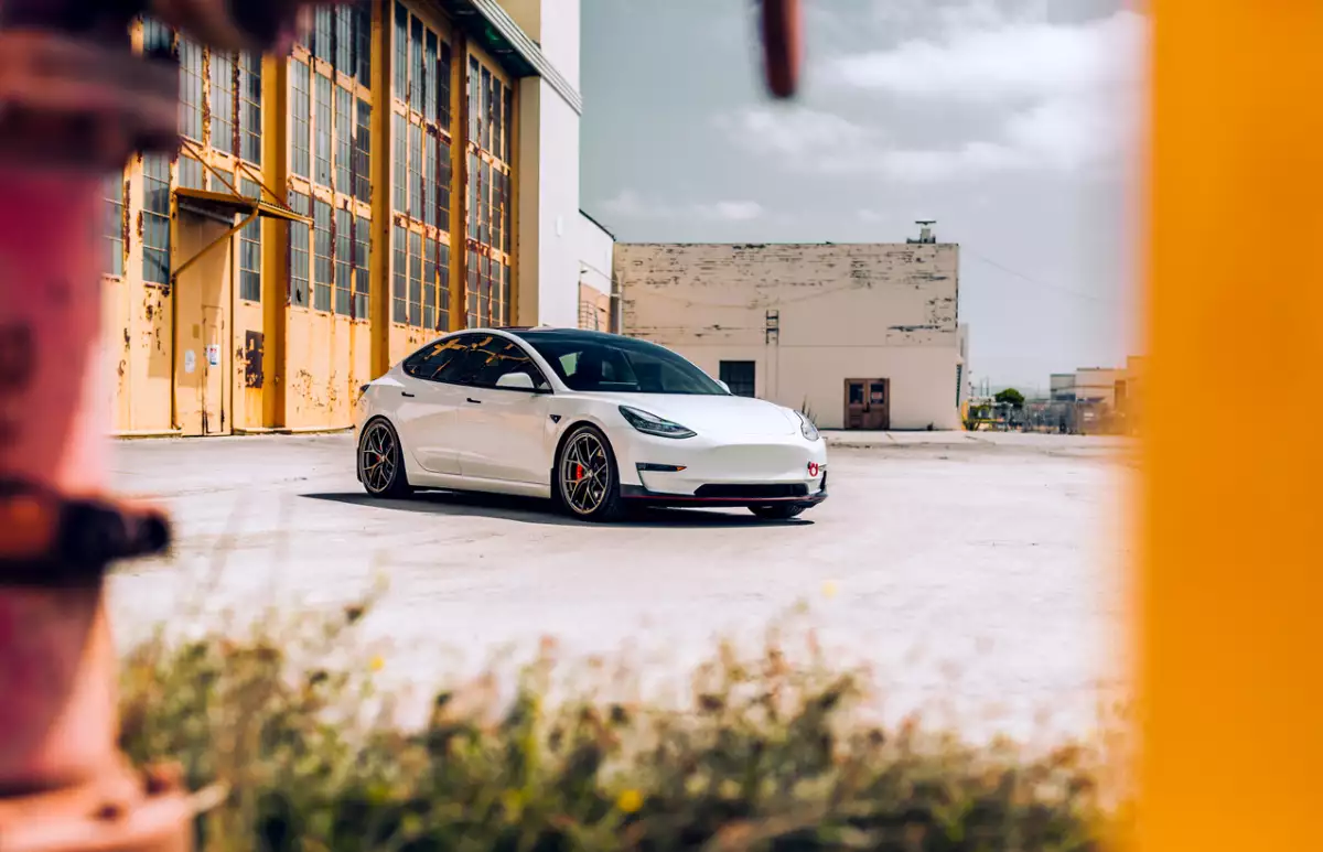 el piloto automático de Tesla atropella a un maniquí 