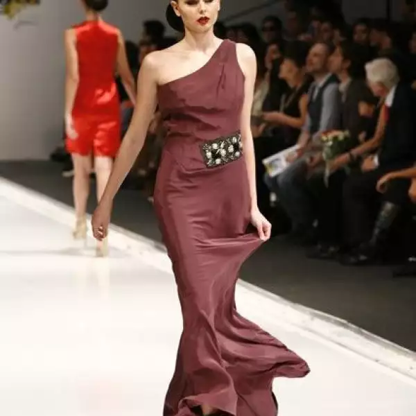 Pasarela de Mariana Luna