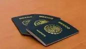 Tres pasaportes mexicanos. Ya se puede sacar cita por Whatsapp para el trámite.