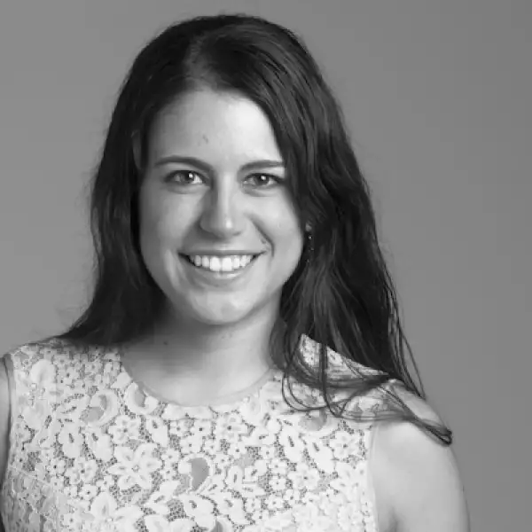 Economista. A los 22 creó una de dos metodologías de evaluación de sustentabilidad empresarial del IPC Sustentable de la Bolsa.