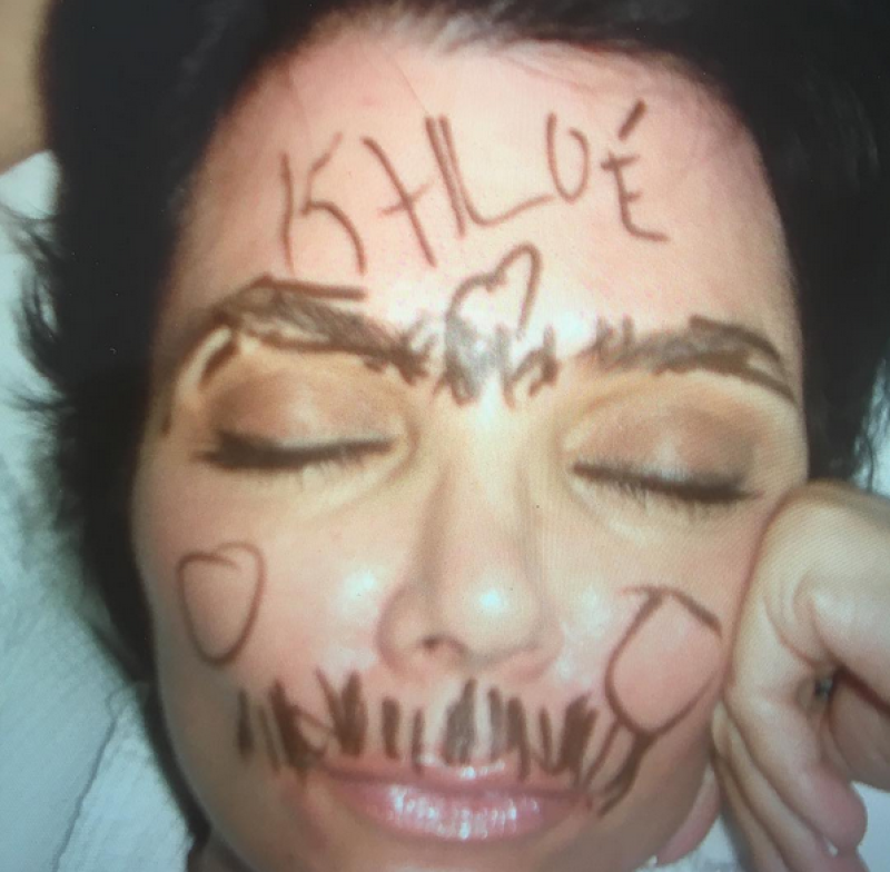 Khloé ha tomado con sentido del humor el cumpleaños de su mamá.