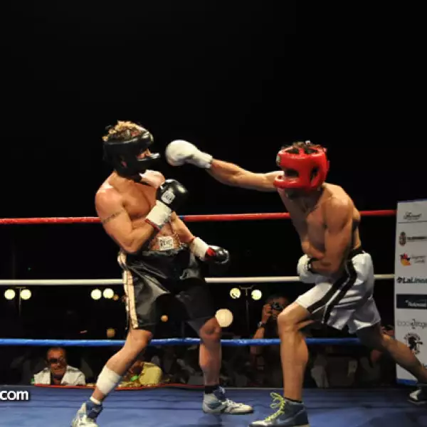 Pelea de box entre Gabriel Soto vs Marcus Ornellas y Miguel Torruco vs Antonio de la Vega