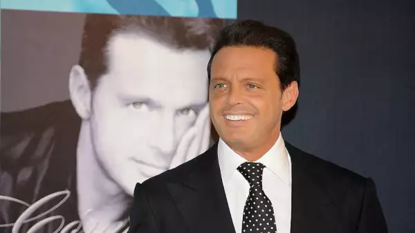 Luis Miguel Launches His New Album "Complices"
