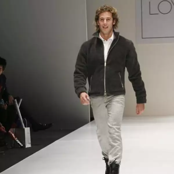 Dfashion Desfile  Love is black