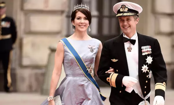 Federico y Mary de Dinamarca se mostraron muy agradecidos con el salvavidas que rescató al heredero.