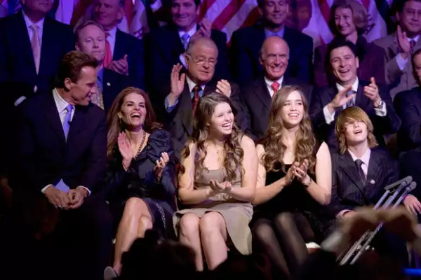 De los tres hijos de Arnold y Maria, Katherine es quien se ha abierto camino por sí sola. Hasta la fecha lleva dos libros publicados y además tiene un blog.