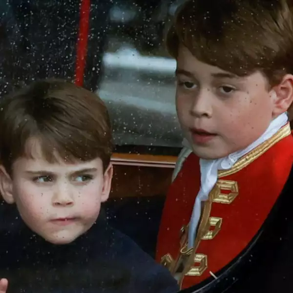 Miembros de la Familia Real Británica en la coronación del rey Carlos III