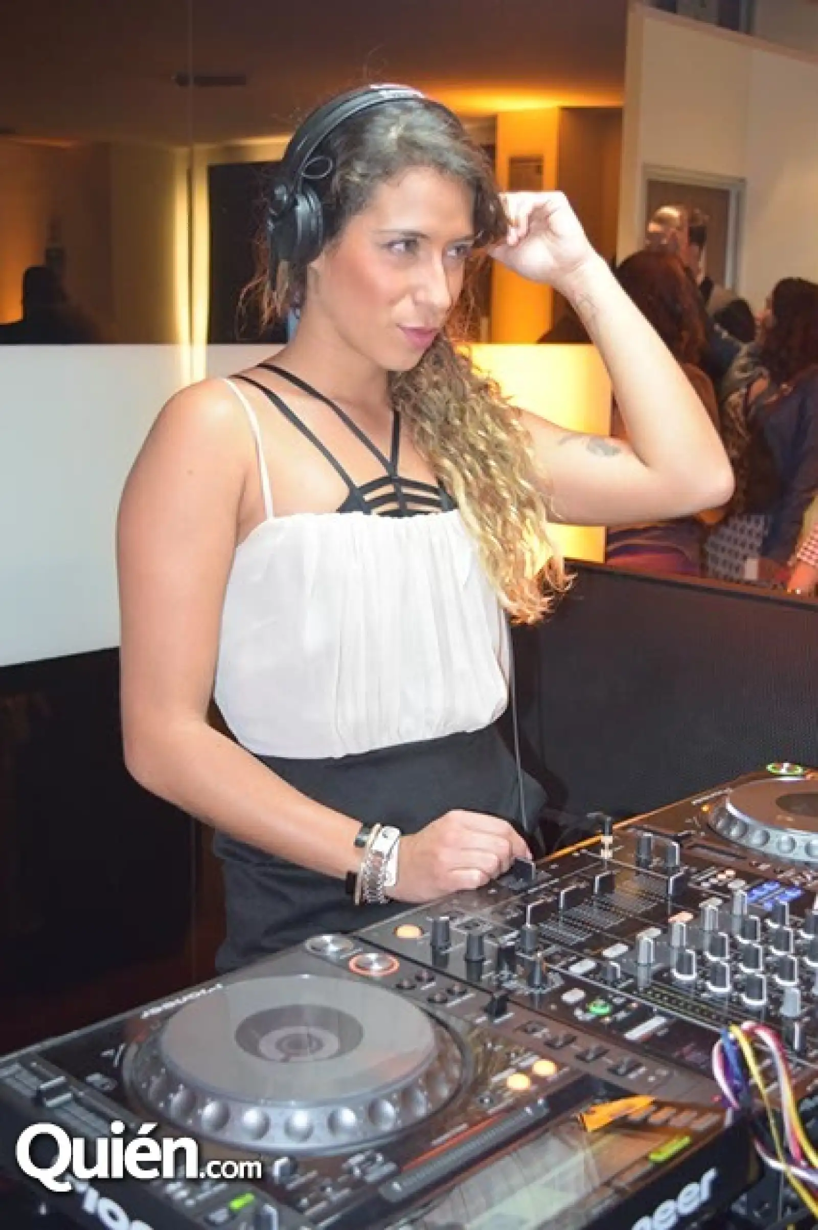 Dj Miss Mara.