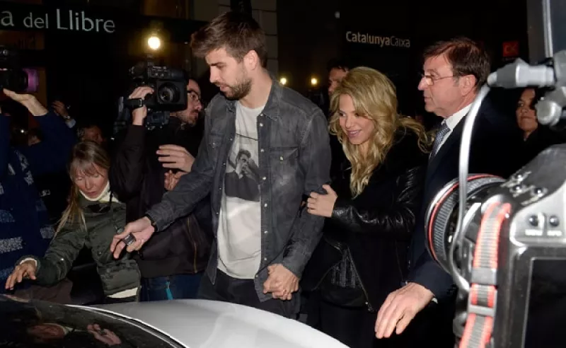 La colombiana está a pocos días de dar la bienvenida a su bebé a este mundo y sigue impactando con sus vestuarios, especialmente por la elección de su calzado.