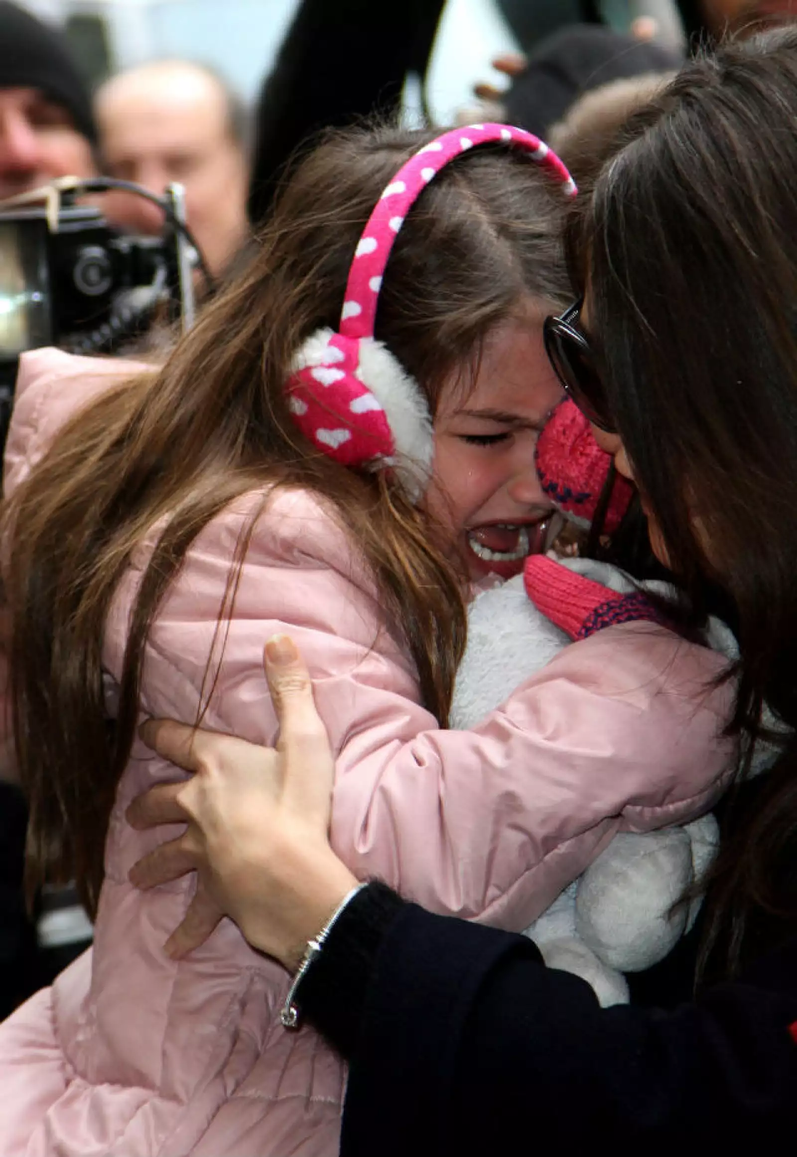 En una salida al teatro, Katie no pudo evitar que Suri protagonizara un berrinche en las calles de Nueva York.
