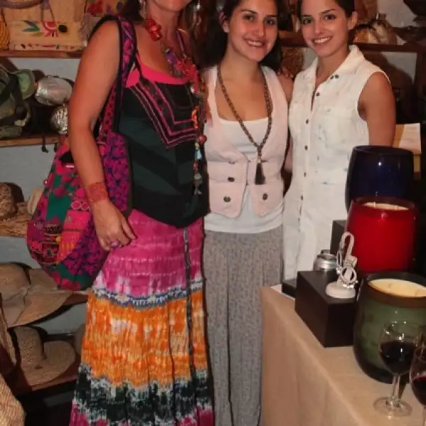 Beatriz Simón, Gabriela Martínez y Nicole Gibbon