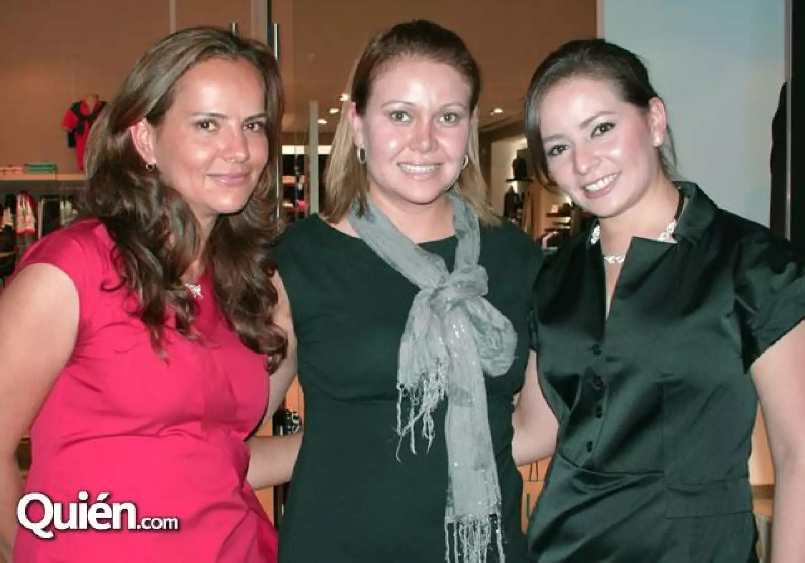 Laura Torres de Cueto,Betzabet Go%u0301mez y Pamela Lo%u0301pez