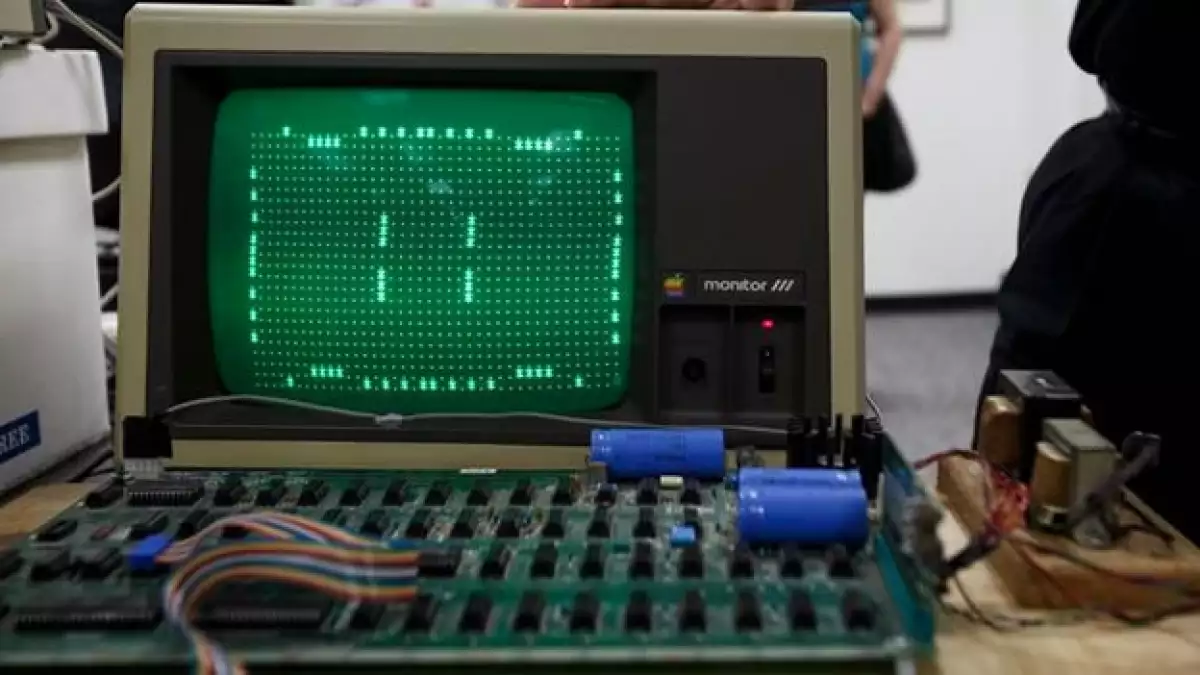 Una de las computadoras que construyó el cofundador de Apple Steve Wozniak en 1976