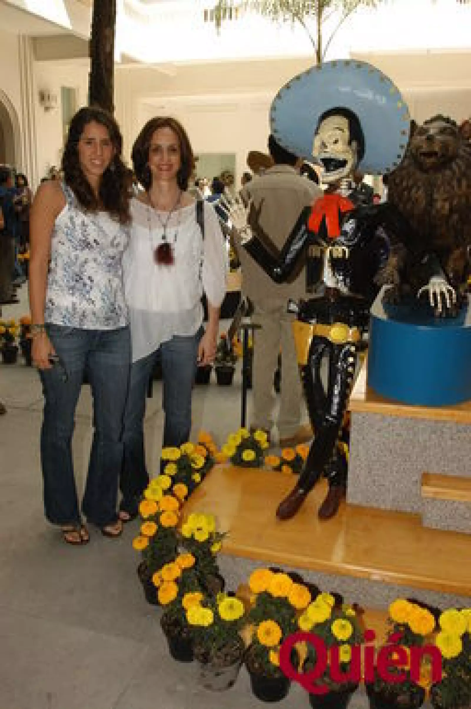 Ana Padilla, Gabriela Velazquez