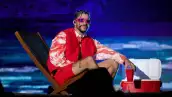 Bad Bunny regañó a sus fans por escuchar la canción viral de TikTok generada por IA que usa su voz.