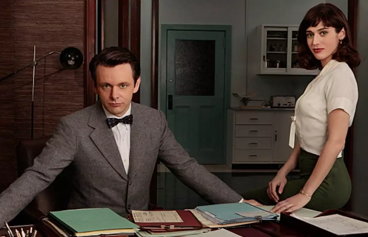 Michael Sheen y Lizzy Caplan en Masters of Sex.