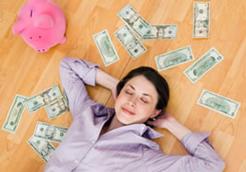 Si te prometen ganancias sin pagar impuestos o rendimientos arriba del mercado, debes analizarlo bien. (Foto: Jupiter Images)