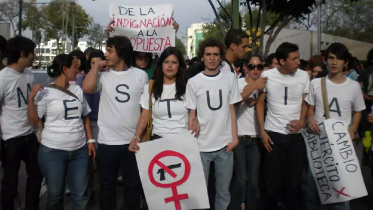Jóvenes estudiantes marcharon contra la inseguridad en Guadalajara