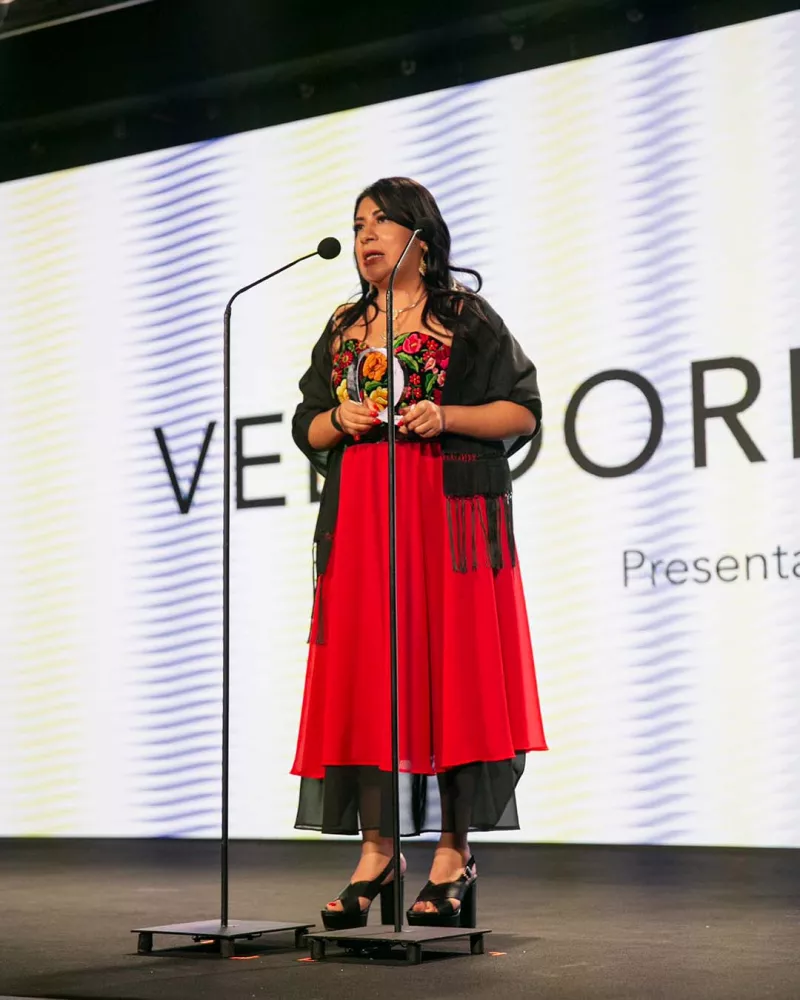 Atziri ávila escenario Quién 50