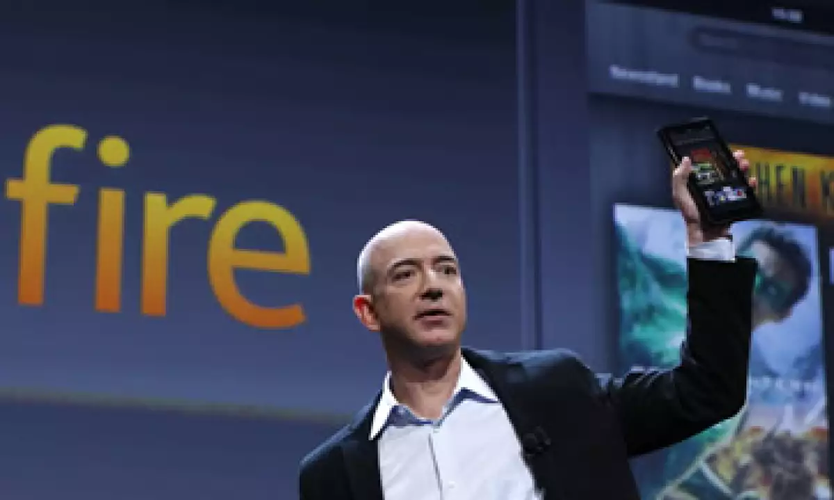 Jeff Bezos presumió los nuevos equipos de Amazon en Nueva York. (Foto: Reuters)
