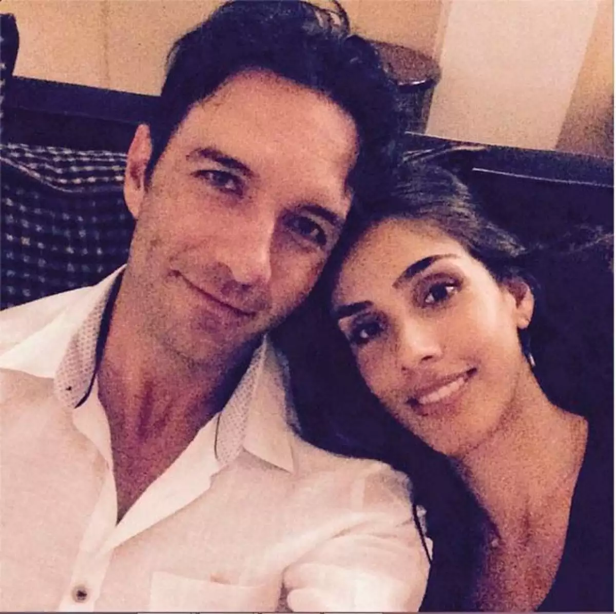 Sandra Echeverría y Leonardo de Lozanne se convirtieron en marido y mujer frente al mar este en octubre en Los Ángeles, California.