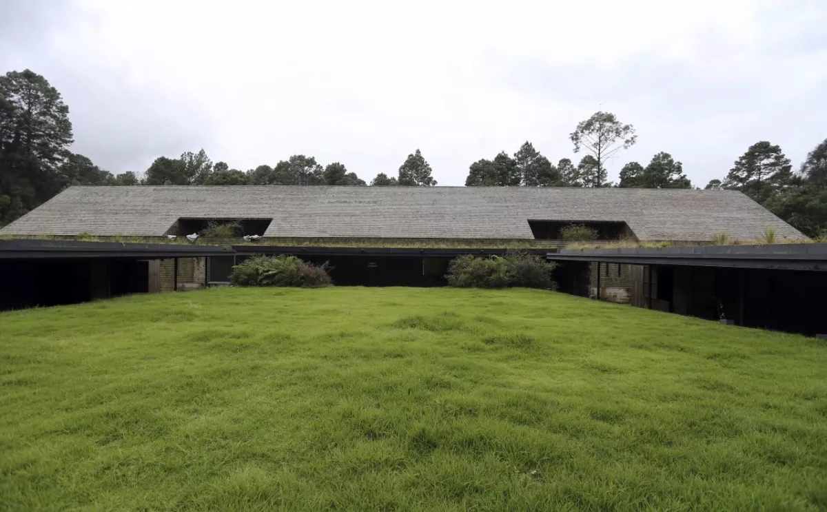 La Procuraduría General de la República (PGR) congeló más de 112 cuentas bancarias, cinco empresas y cuatro de las propiedades que presuntamente pertenecen al ex gobernador prófugo Javier Duarte de Ochoa. 