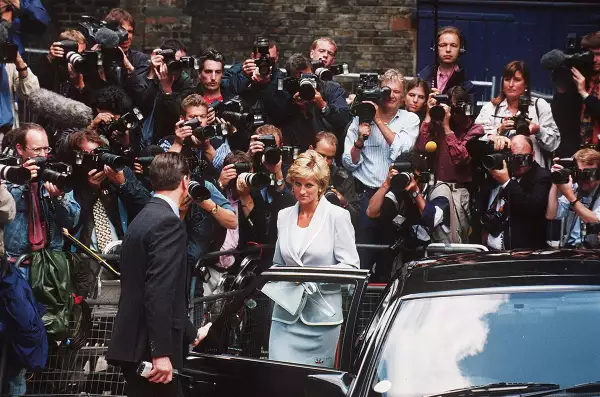 1996 PRINCESS DIANA LEAVING ENGLISH NATIONAL BALLET IN LONDON (HIGH RES)