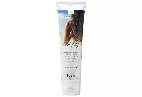 shampoo-exfoliante-cuero cabelludo-pelo-rutina-caspa-luminosidad-grasa-igk
