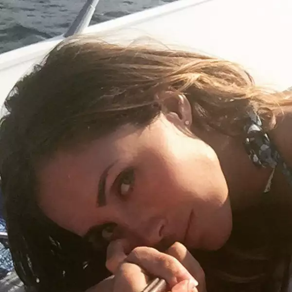 Anahí regaló una seductora mirada  sus seguidores de esta red social.