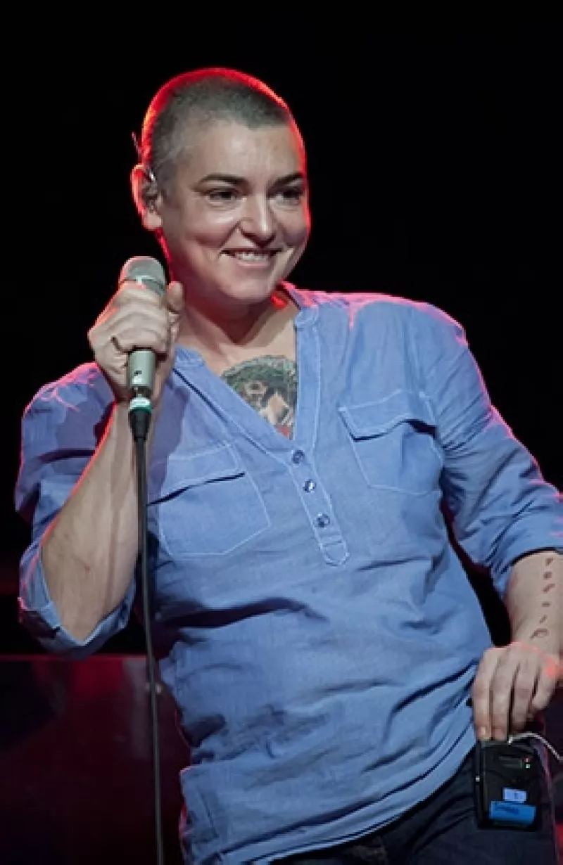 Afirma que no tiene nada de malo, mientras éste sea consensuado y que nadie salga herido, ni se haga algo en contra de su voluntad