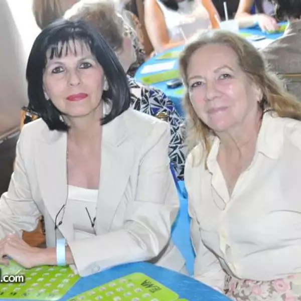 Patricia Plancarte de Bremer y María Teresa Gutiérrez de Ttreviño