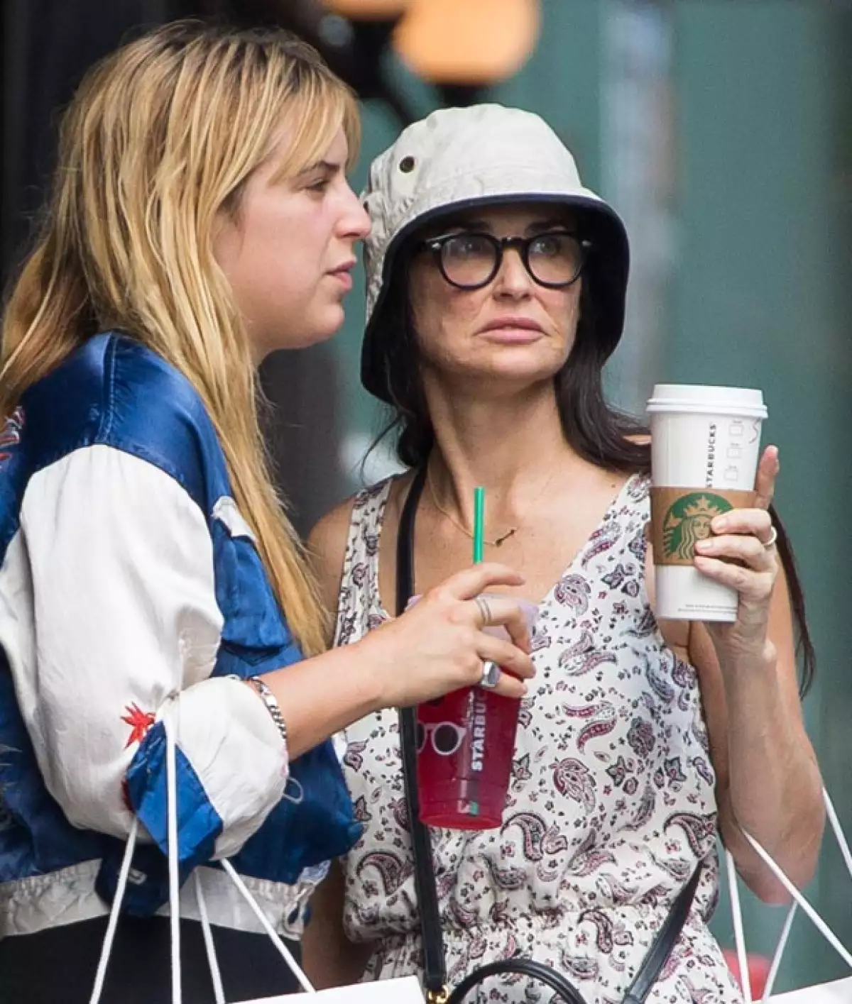 Demi Moore impactó al mostrarse así cuando paseaba por Nueva York con sus hijas.