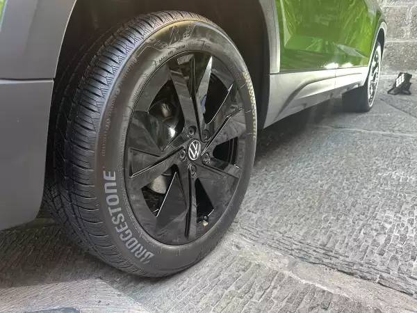 Nuevos rines para Volkswagen Taos 2025.