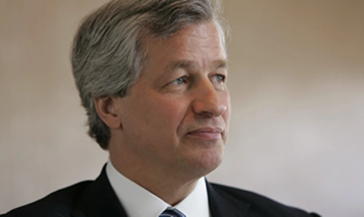Jamie Dimon, CEO de JP Morgan dijo a la Reserva Federal que la extralimitación del Gobierno había perjudicado la recuperación económica. (Foto: AP)