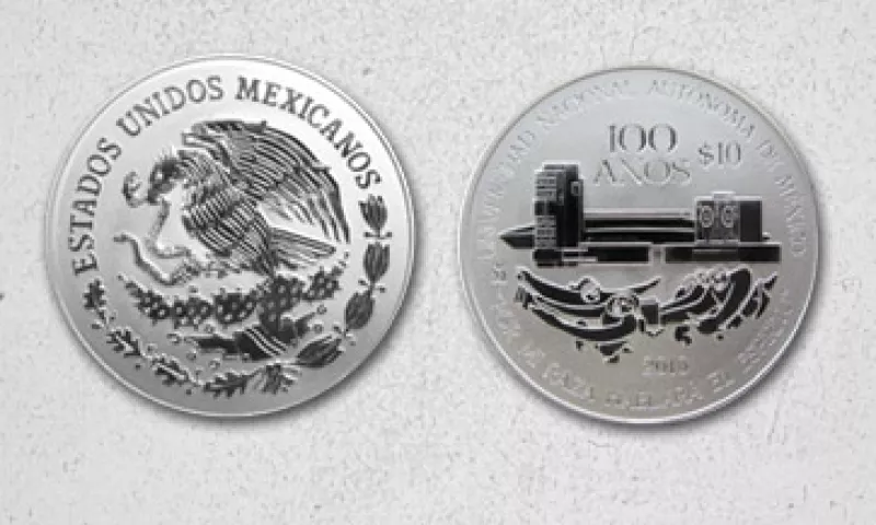 La moneda conmemora el aniversario 100 de la UNAM, que se cumplieron el año pasado. (Foto: Especial)