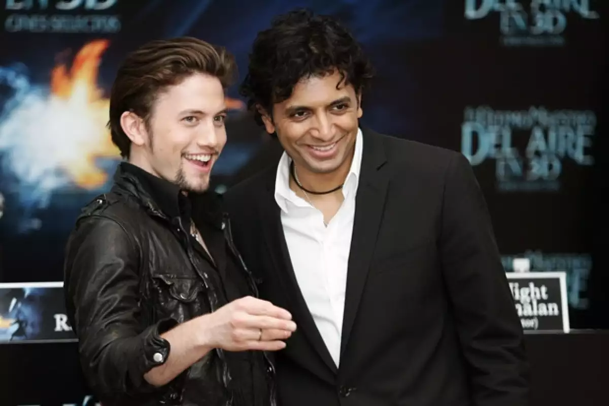 Jackson Rathbone, quien da vida a Jasper Hale en la famosa saga, estuvo en México hace unos días y platicamos con él y con el director de su nueva cinta: “El último maestro del aire”.