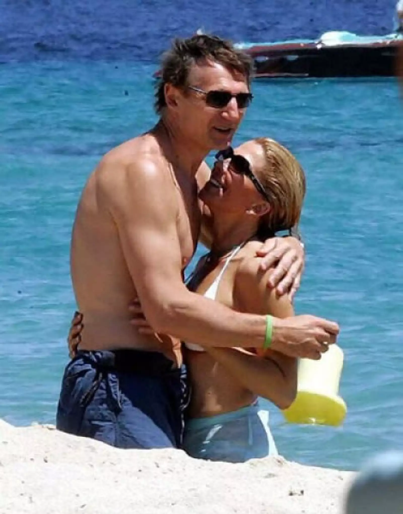 A Liam y a Natasha les encantaba vacacionar juntos. Aquí en 2005 durante su viaje a Saint-Tropez.