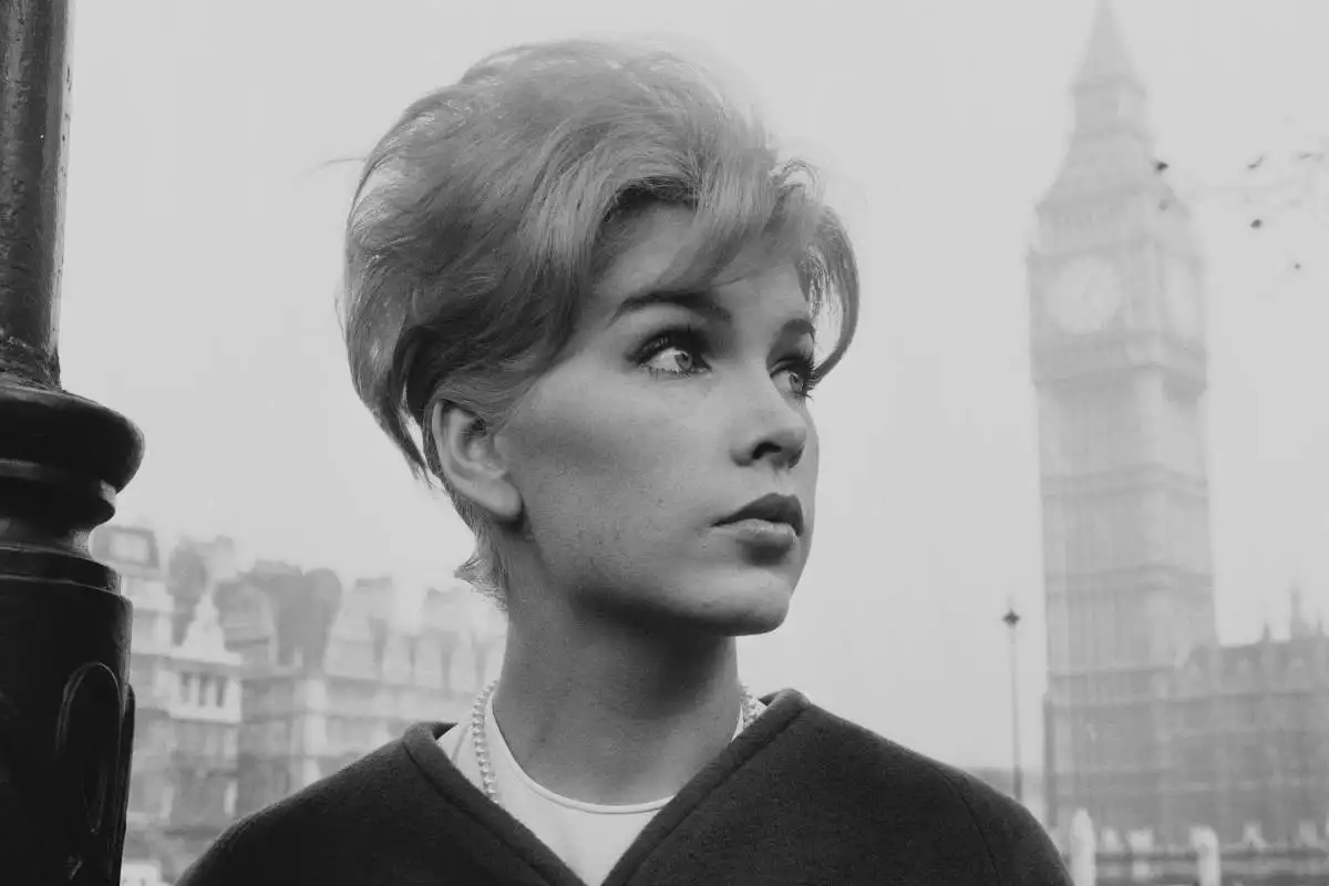 Stella-Stevens.jpg