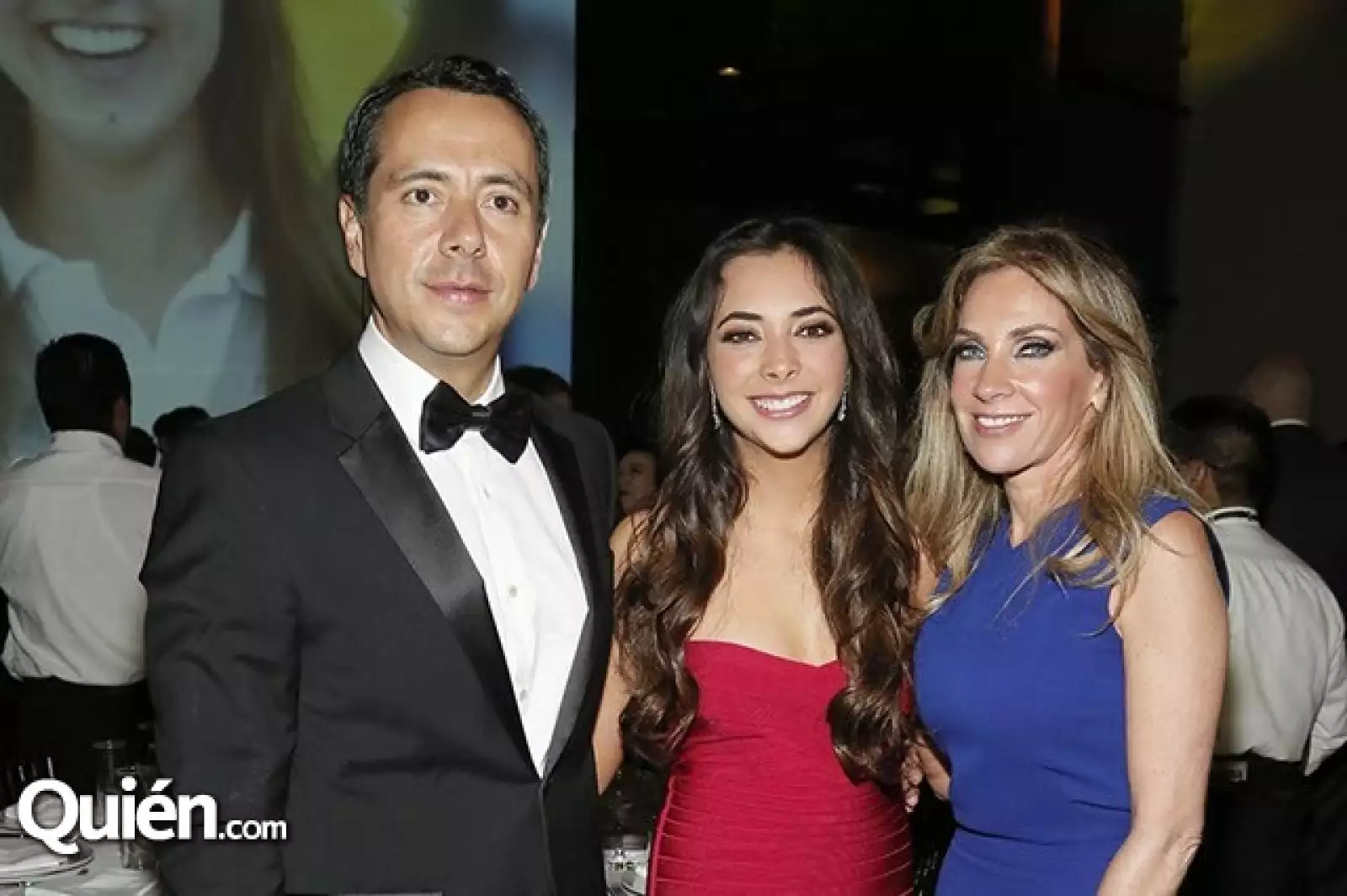 Alejandro,Johanna y Maru Serna