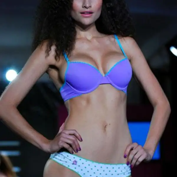 PASARELA LENCERIA LIVERPOOL