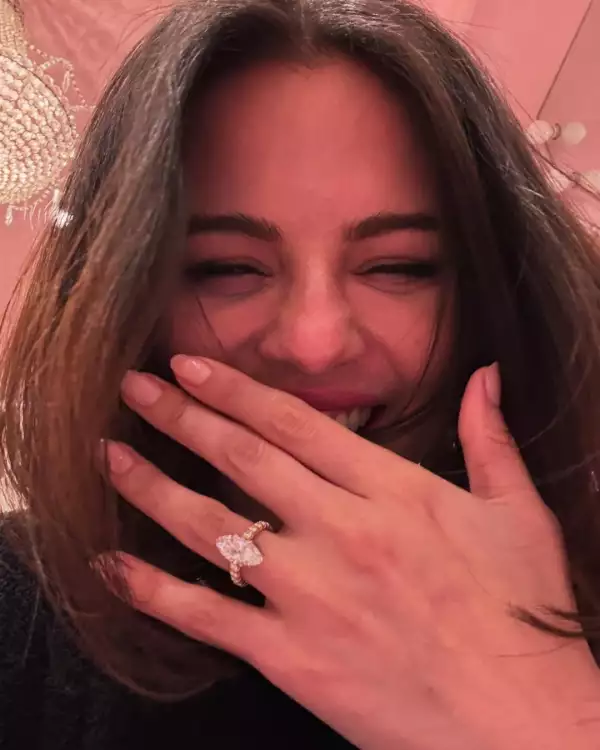 Anillo-compromiso-Selena-Gomez.jpg