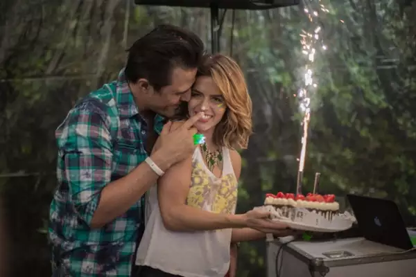 Billy se portó súper romántico con su novio en todo momento.