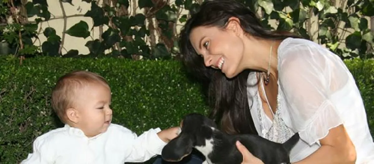 La guapa cantante, quien se cuidó durante su embarazo con técnicas naturistas y medicina alternativa, se siente feliz en su nuevo rol y no es para menos, pues el pequeño Gabriel tiene un gran carisma.